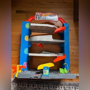 Hot wheels Stunt Garage Playset